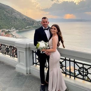 David’s Bridal Bridal V-Neck Satin Belt Gown